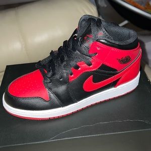 Air Jordan 1 Mid